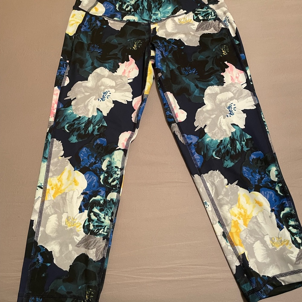 Old Navy Active Go Dry Crop Leggings